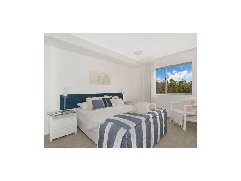 77 Brighton Street, Biggera Waters QLD 4216