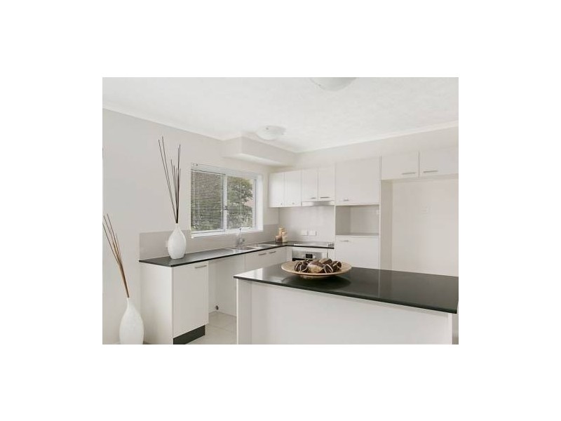 77 Brighton Street, Biggera Waters QLD 4216