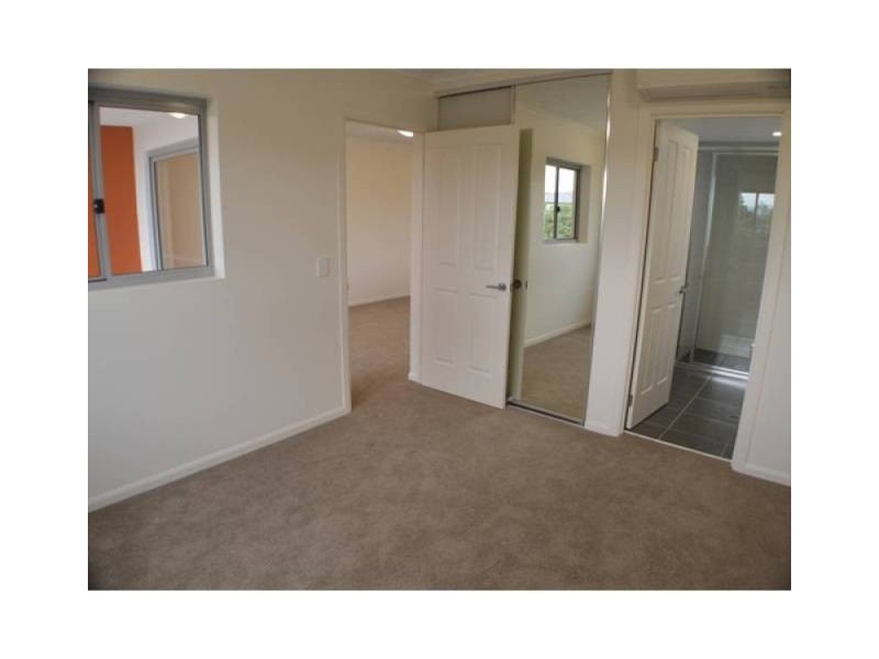 77 Brighton Street, Biggera Waters QLD 4216