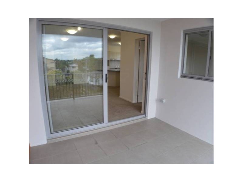 77 Brighton Street, Biggera Waters QLD 4216