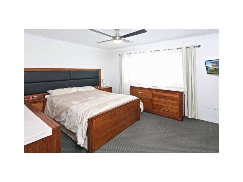 548 Marine Parade, Biggera Waters QLD 4216