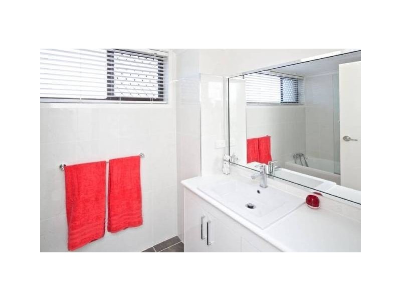 548 Marine Parade, Biggera Waters QLD 4216