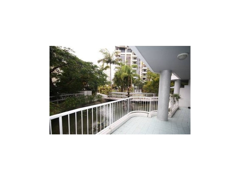 19 Riverview Parade, Surfers Paradise QLD 4217