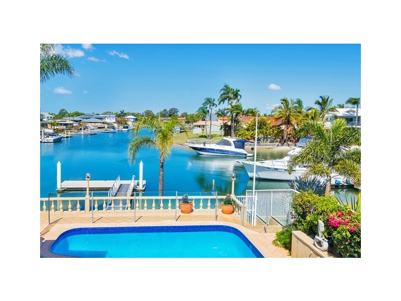 8 Dobell Avenue, Paradise Point QLD 4216