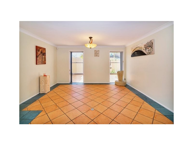 8 Dobell Avenue, Paradise Point QLD 4216