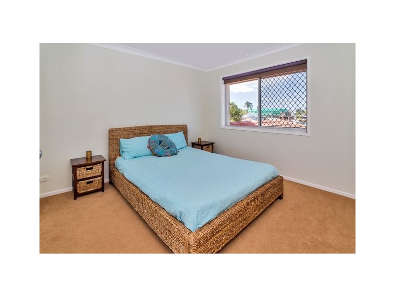 8 Dobell Avenue, Paradise Point QLD 4216