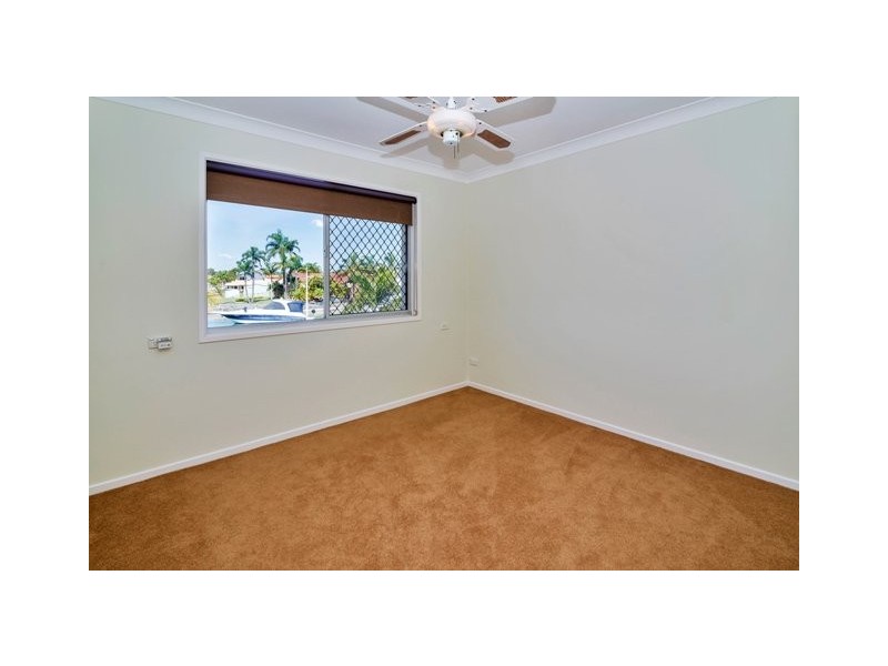 8 Dobell Avenue, Paradise Point QLD 4216