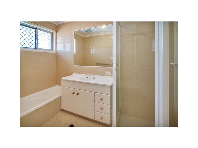 8 Dobell Avenue, Paradise Point QLD 4216