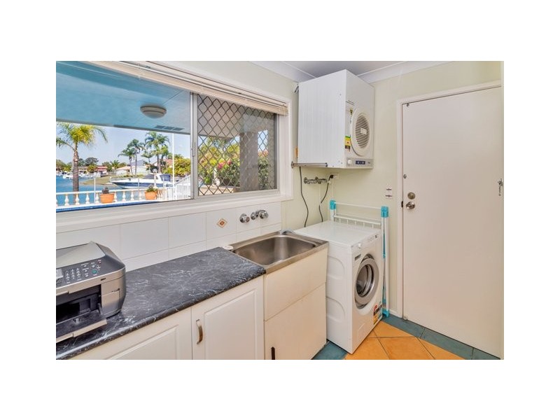 8 Dobell Avenue, Paradise Point QLD 4216