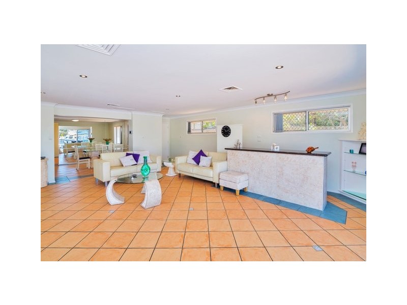 8 Dobell Avenue, Paradise Point QLD 4216