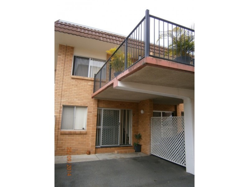24 Little Norman Street, Southport QLD 4215
