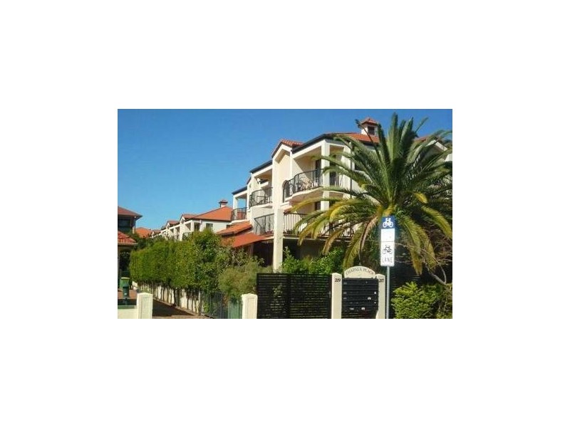 32/217 Scarborough Street, Southport QLD 4215