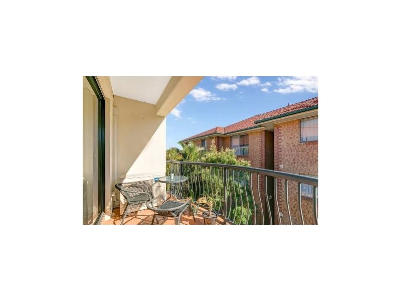 32/217 Scarborough Street, Southport QLD 4215