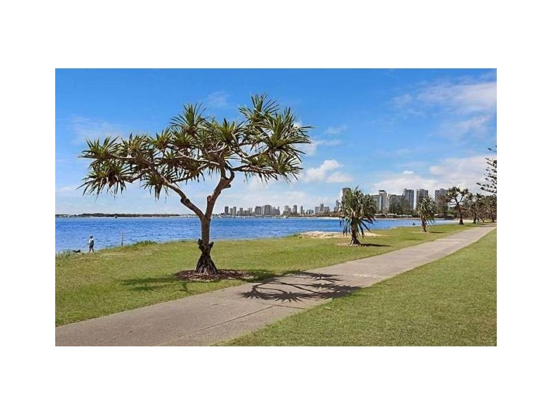 4/224 Marine Parade, Labrador QLD 4215