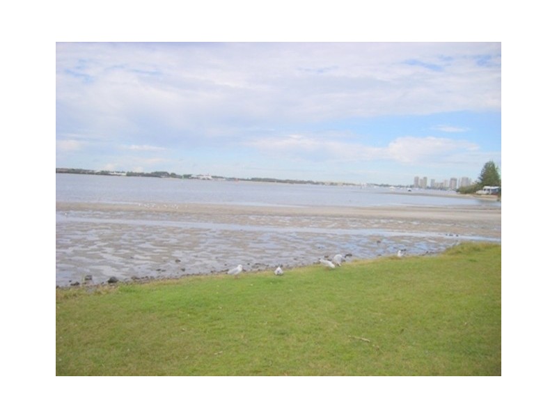 4/224 Marine Parade, Labrador QLD 4215
