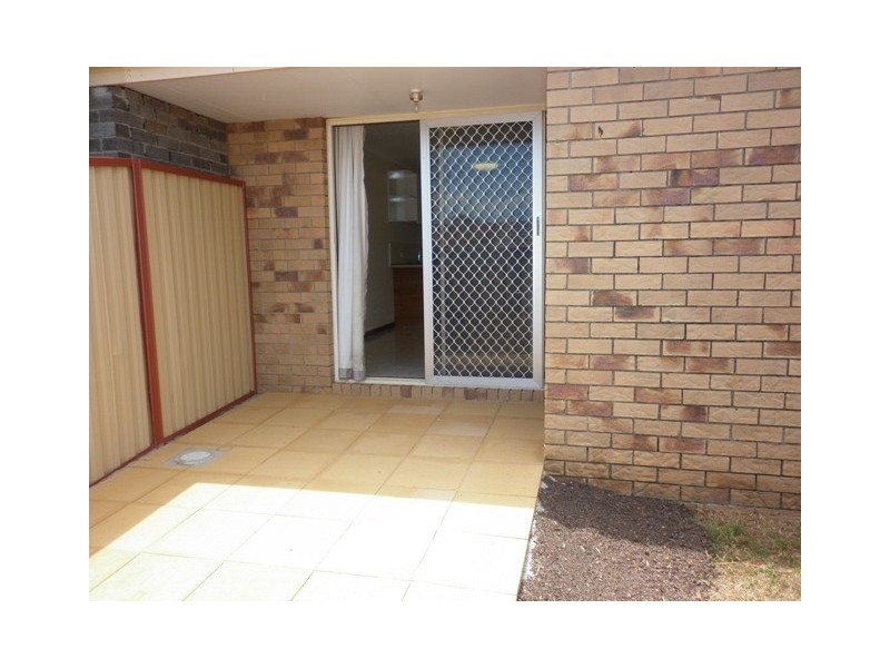 2/36 McMillan Street, Labrador QLD 4215