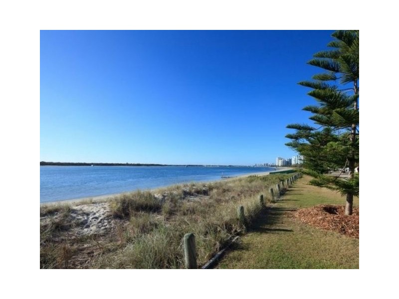 38 Labrador Street, Labrador QLD 4215