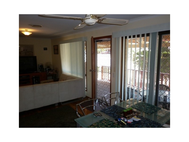 9 Senate Street, Labrador QLD 4215