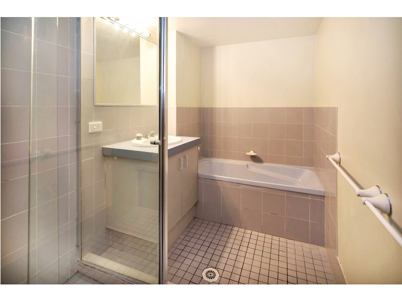 111 Frank Street, Labrador QLD 4215