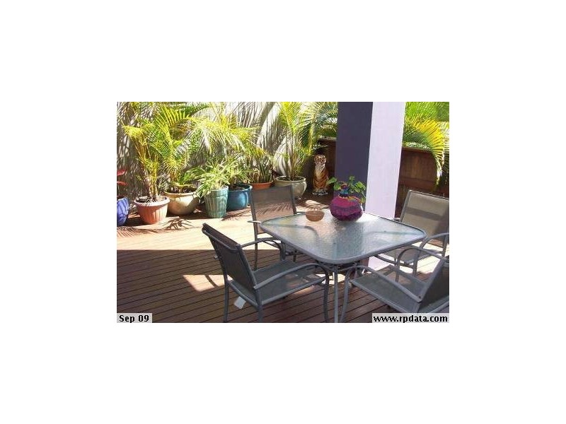 1/62 Imperial Parade, Labrador QLD 4215