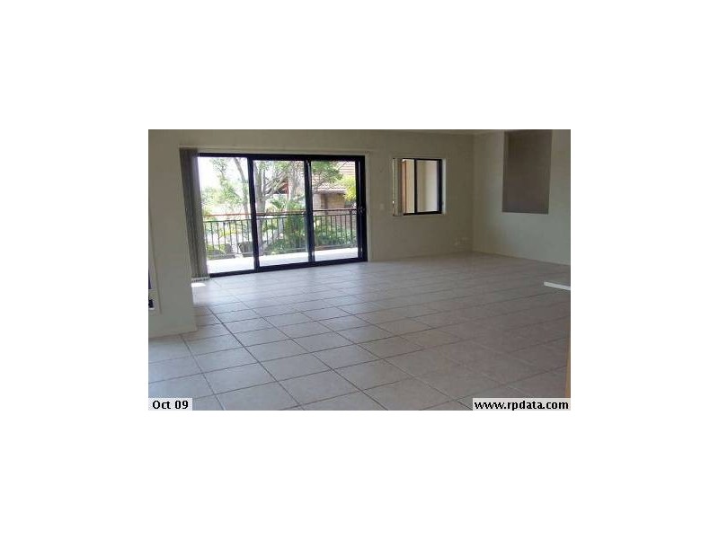 1/62 Imperial Parade, Labrador QLD 4215