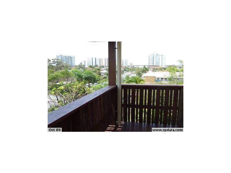 1/62 Imperial Parade, Labrador QLD 4215