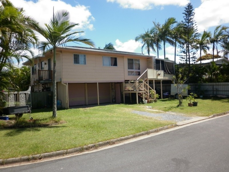 2 Hocking Street, Arundel QLD 4214