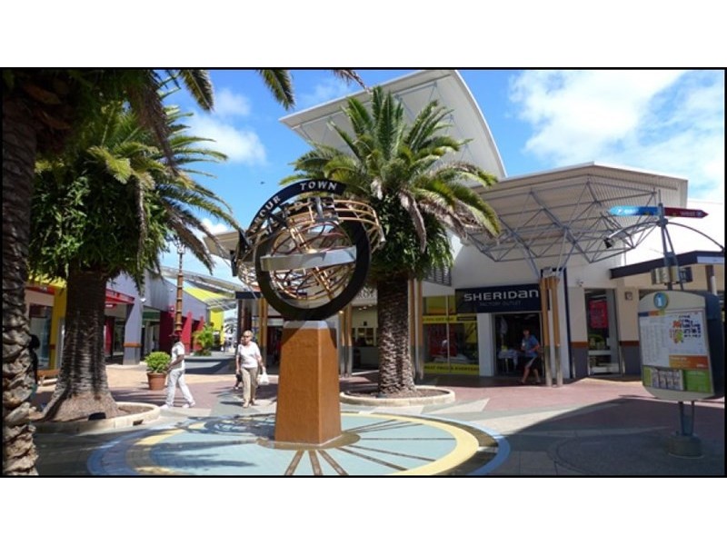 2 Hocking Street, Arundel QLD 4214