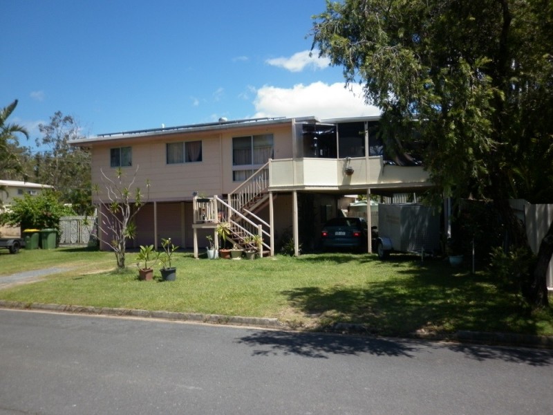 2 Hocking Street, Arundel QLD 4214