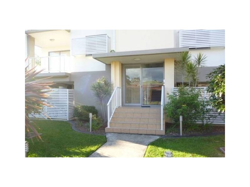 2/7 Phillip Street, Labrador QLD 4215