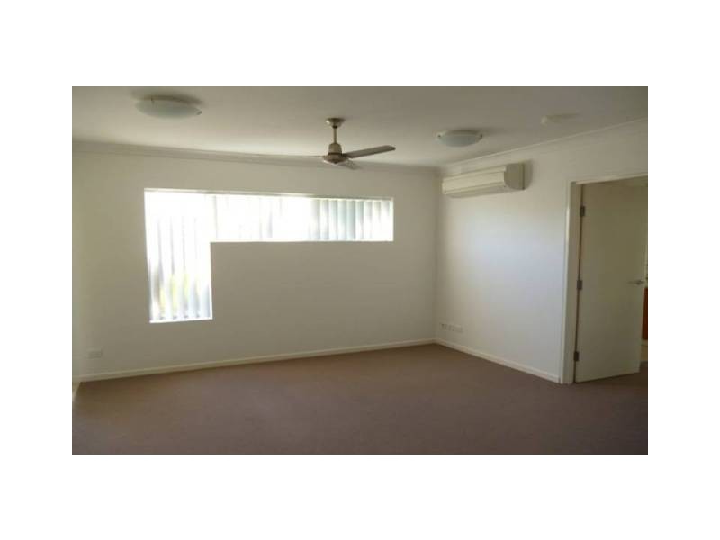 2/7 Phillip Street, Labrador QLD 4215