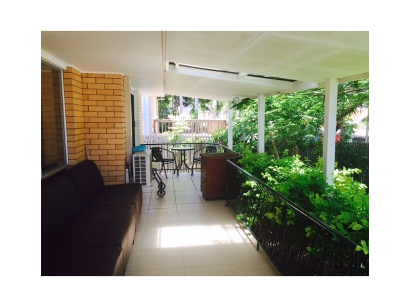 4 The Glade, Labrador QLD 4215