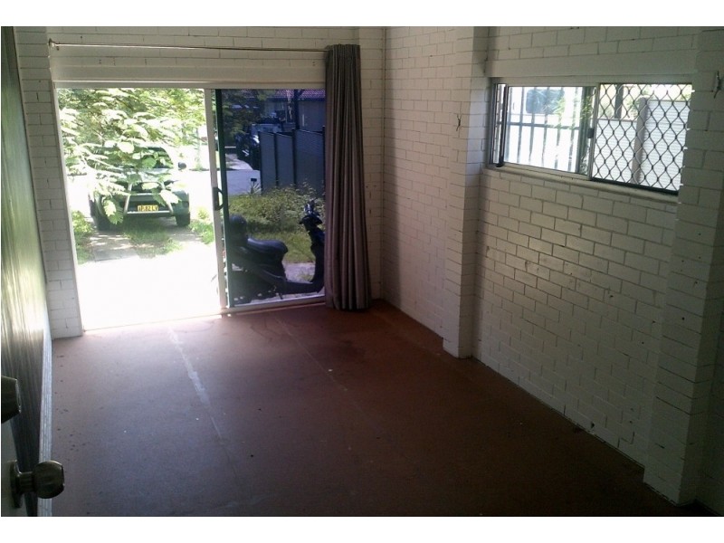 4 The Glade, Labrador QLD 4215