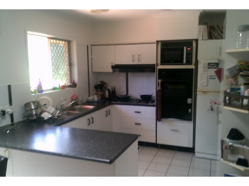 4 The Glade, Labrador QLD 4215