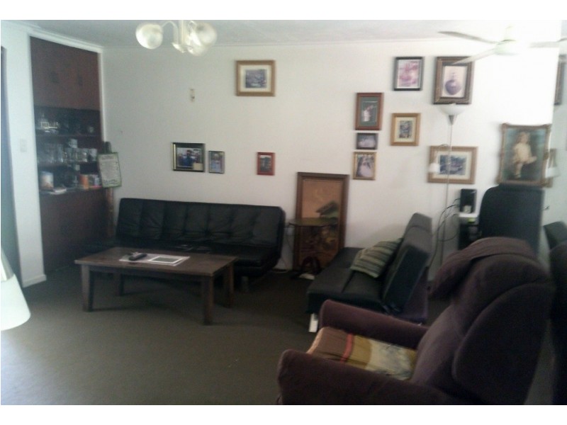 4 The Glade, Labrador QLD 4215