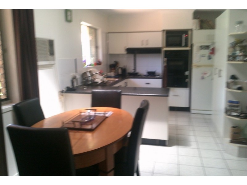 4 The Glade, Labrador QLD 4215