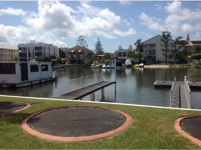 46 Vaggelas Crescent, Biggera Waters QLD 4216
