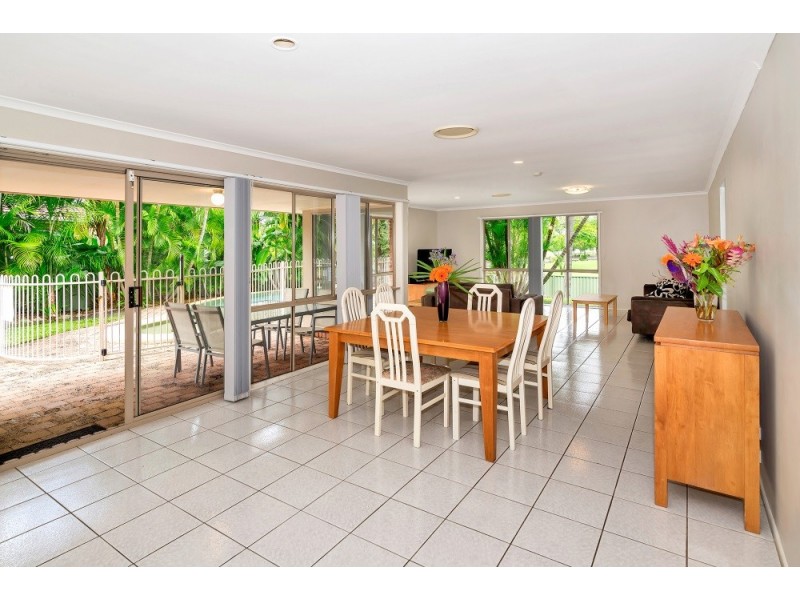 4 Von Nida Street, Parkwood QLD 4214