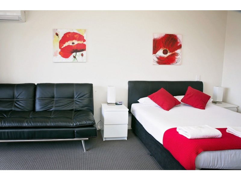 408/2007 Gold Coast Highway, Miami QLD 4220