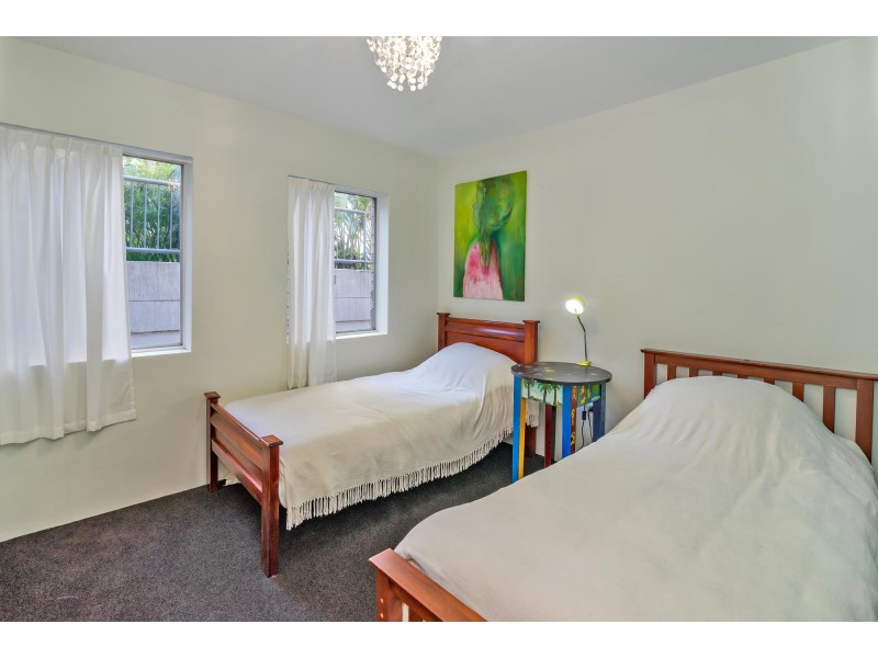 2/312 Marine Parade, Labrador QLD 4215