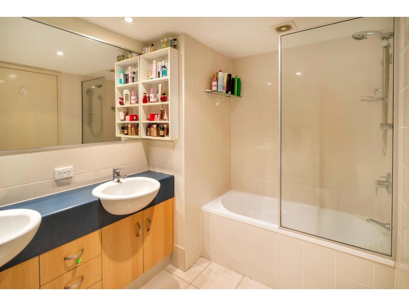 5/18 Parker Street, Labrador QLD 4215
