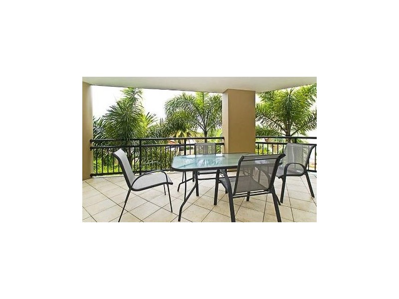 210/392 Marine Parade, Labrador QLD 4215