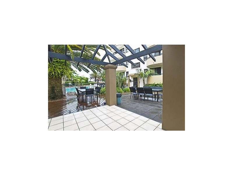 210/392 Marine Parade, Labrador QLD 4215