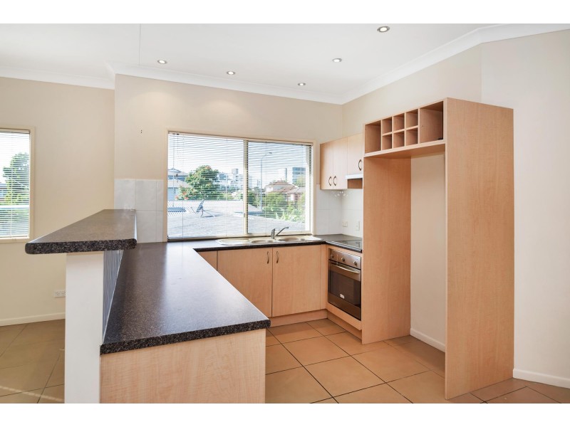 2/25 Clark Street, Biggera Waters QLD 4216