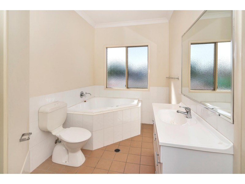 2/25 Clark Street, Biggera Waters QLD 4216