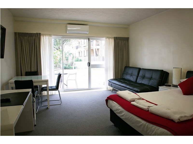 303/2007 Gold Coast Highway, Miami QLD 4220