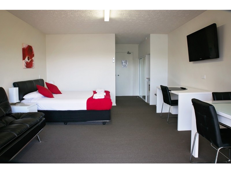 303/2007 Gold Coast Highway, Miami QLD 4220