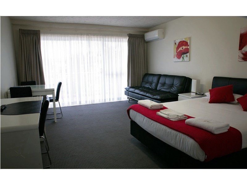 303/2007 Gold Coast Highway, Miami QLD 4220