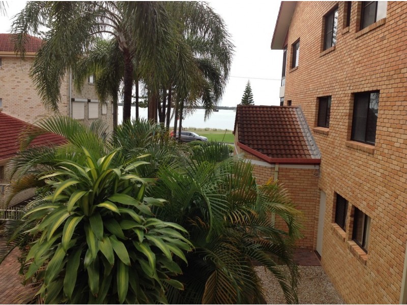 2/494 Marine Parade, Biggera Waters QLD 4216