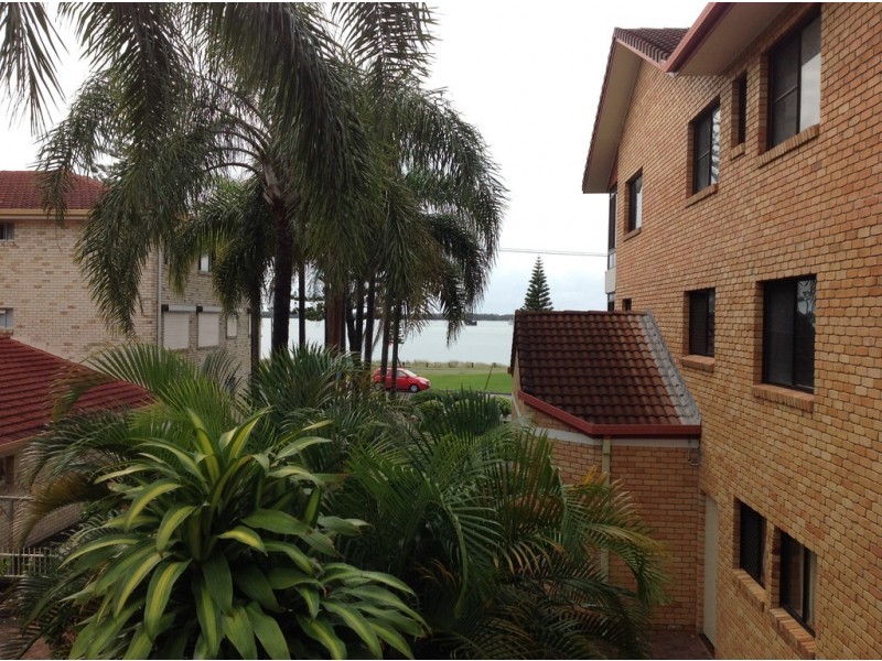 2/494 Marine Parade, Biggera Waters QLD 4216